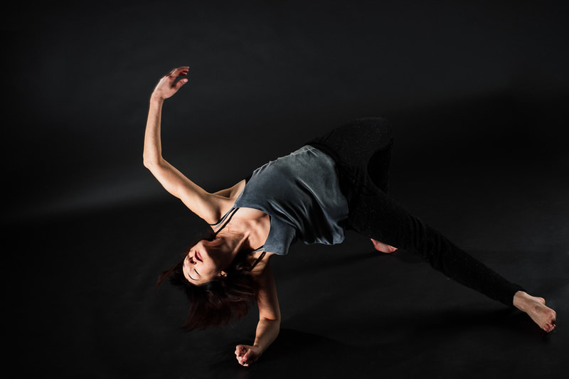 Pascale Staudenbauer unterrichtet Yoga und Modern Dance in Salzburg.